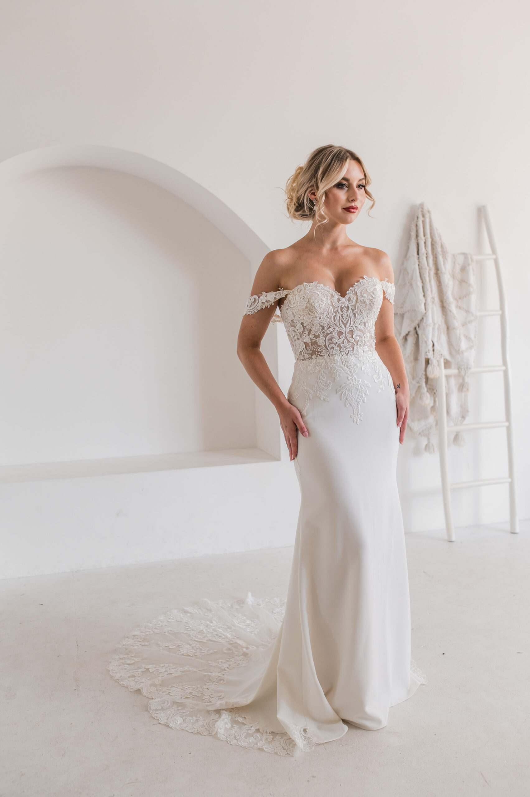 Fox Bridal Guilded Rose Mystery Train