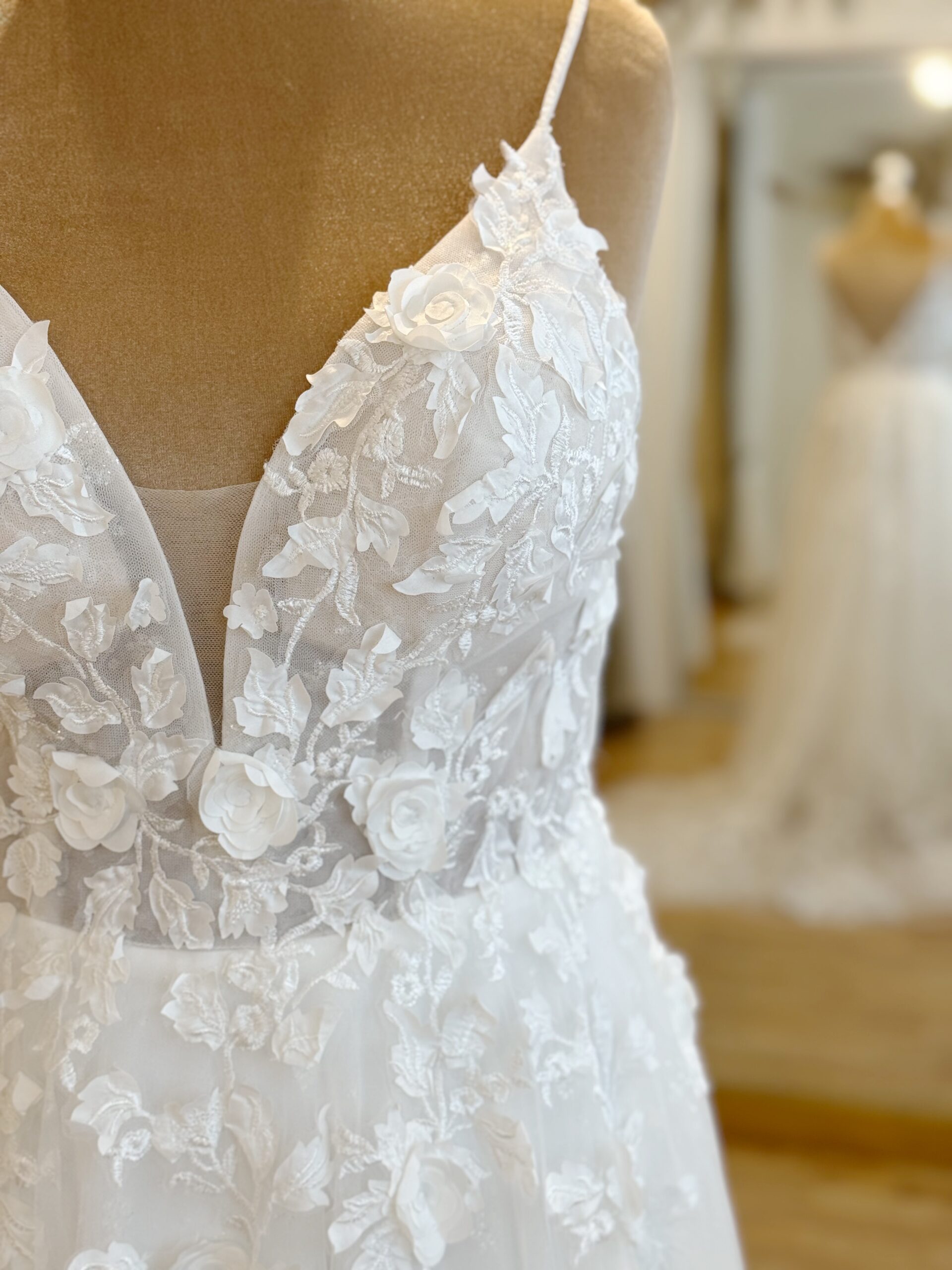 Herawhite Rose Size 18 Wedding dress for sale Lucy Hart Bridal Leighton Buzzard Bridal Shop Bedfordshire