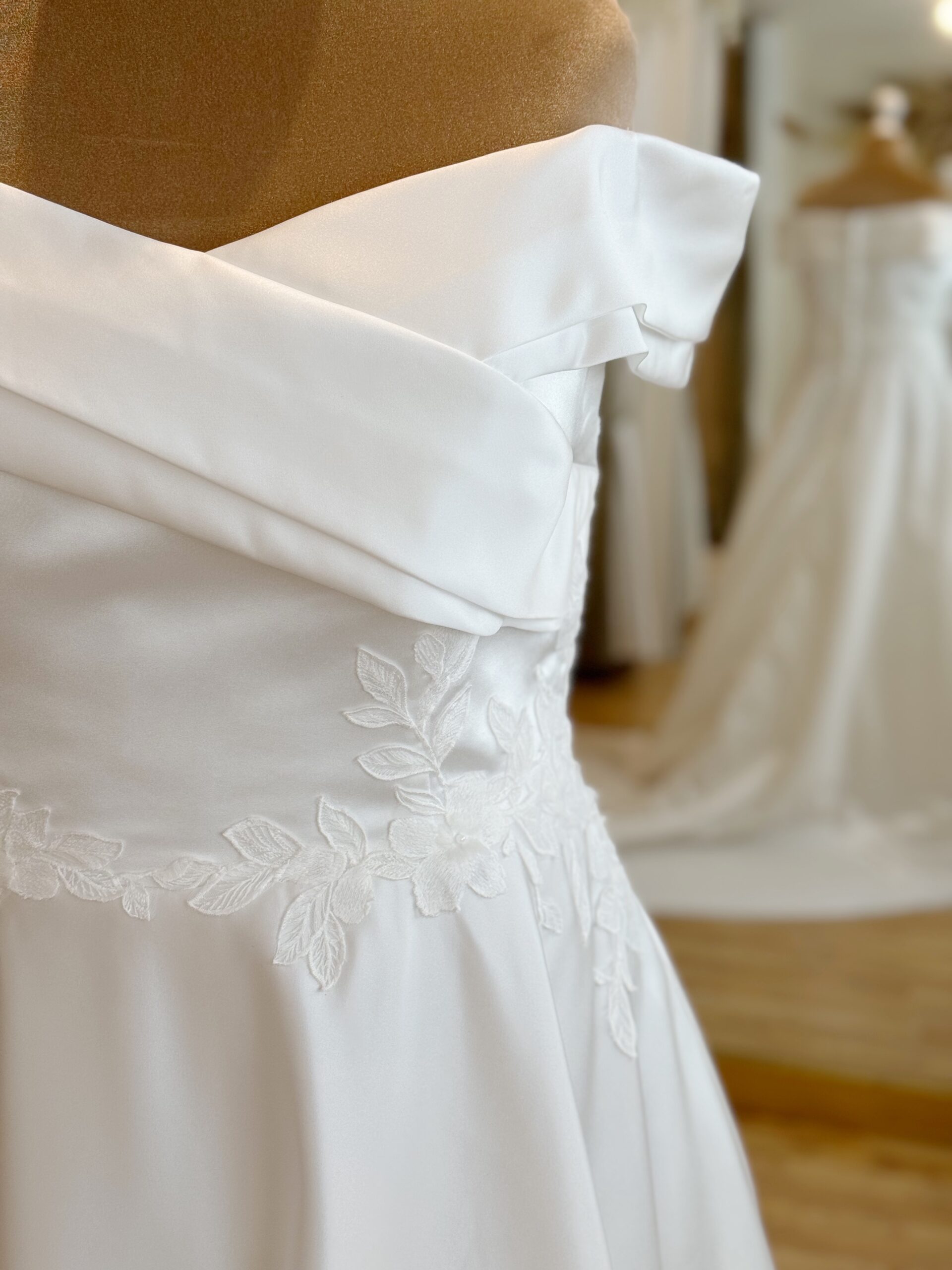 House of Nicholas Carrie Size 20 wedding dress for sale Lucy Hart Bridal Leighton Buzzard Bridal Shop Bedfordshire
