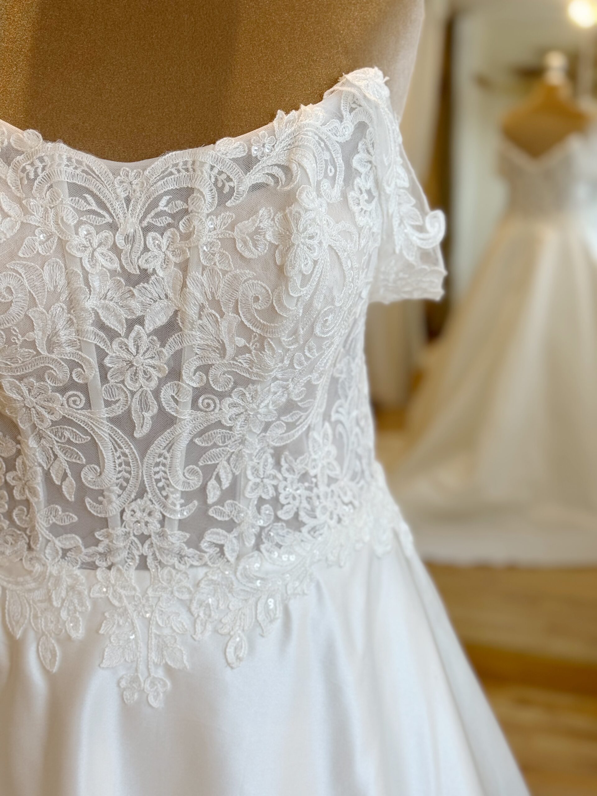 Herawhite Austin Size 20 wedding dress for sale Lucy Hart Bridal Leighton Buzzard Bridal Shop Bedfordshire