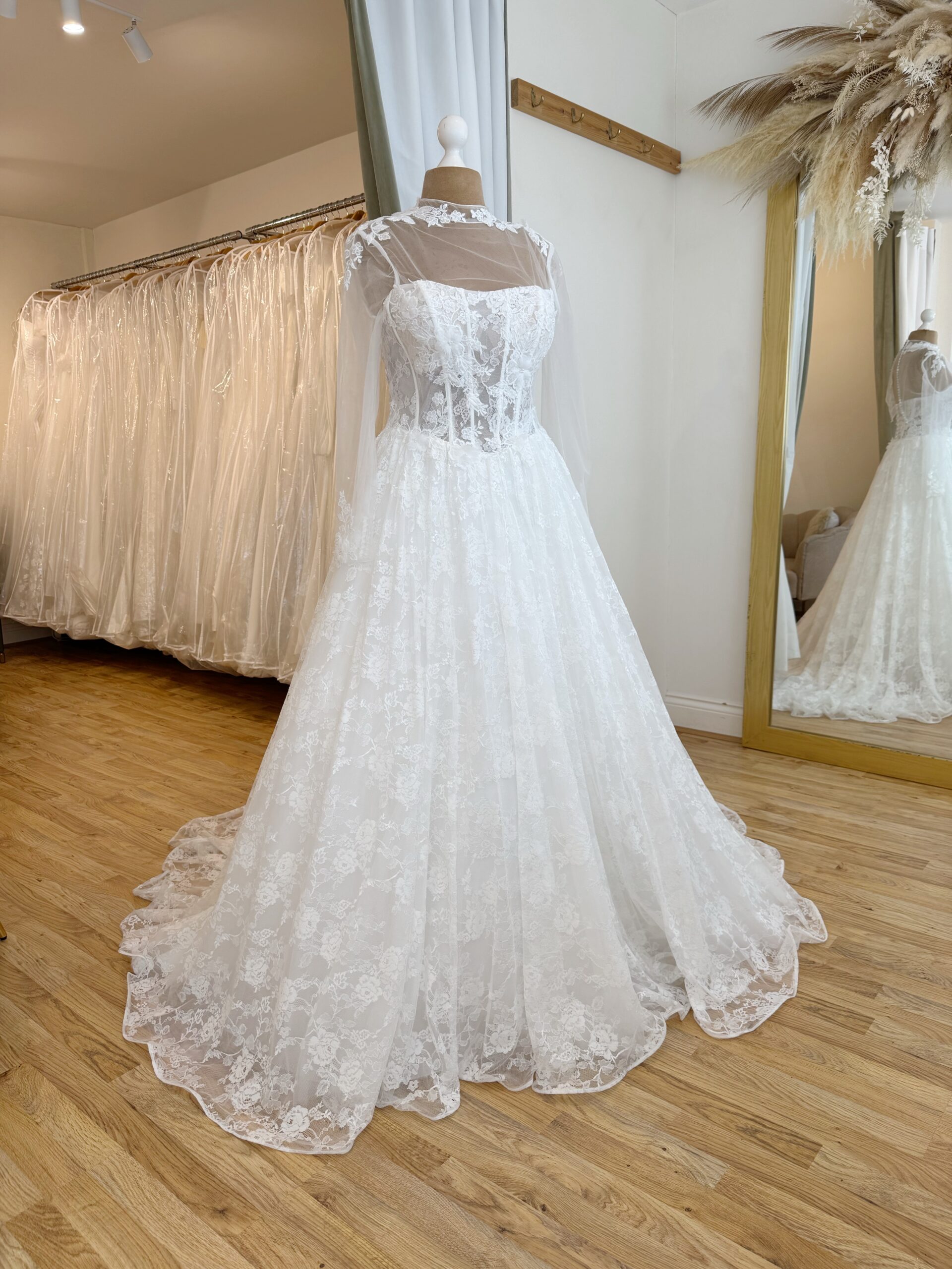 Herawhite Fiona Size 18 Wedding dress for sale Lucy Hart Bridal Leighton Buzzard Bridal Shop Bedfordshire