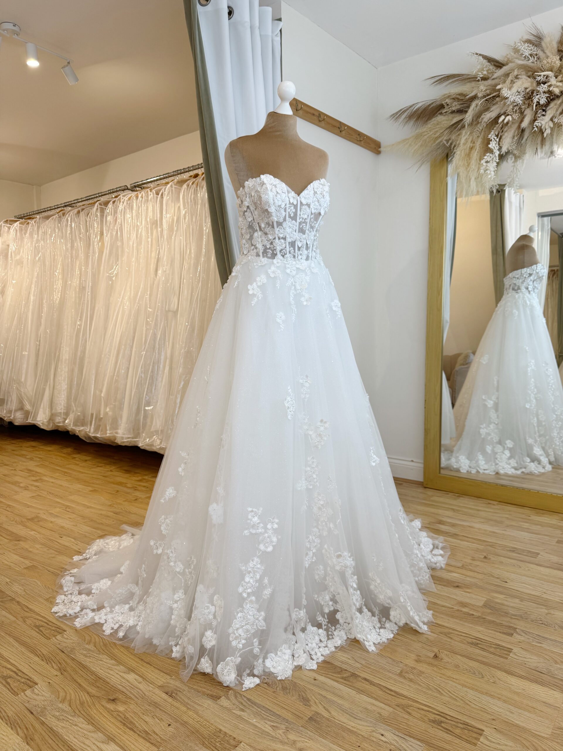 Herawhite Daniella Size 14 wedding dress for sale Lucy Hart Bridal Leighton Buzzard Bridal Shop Bedfordshire