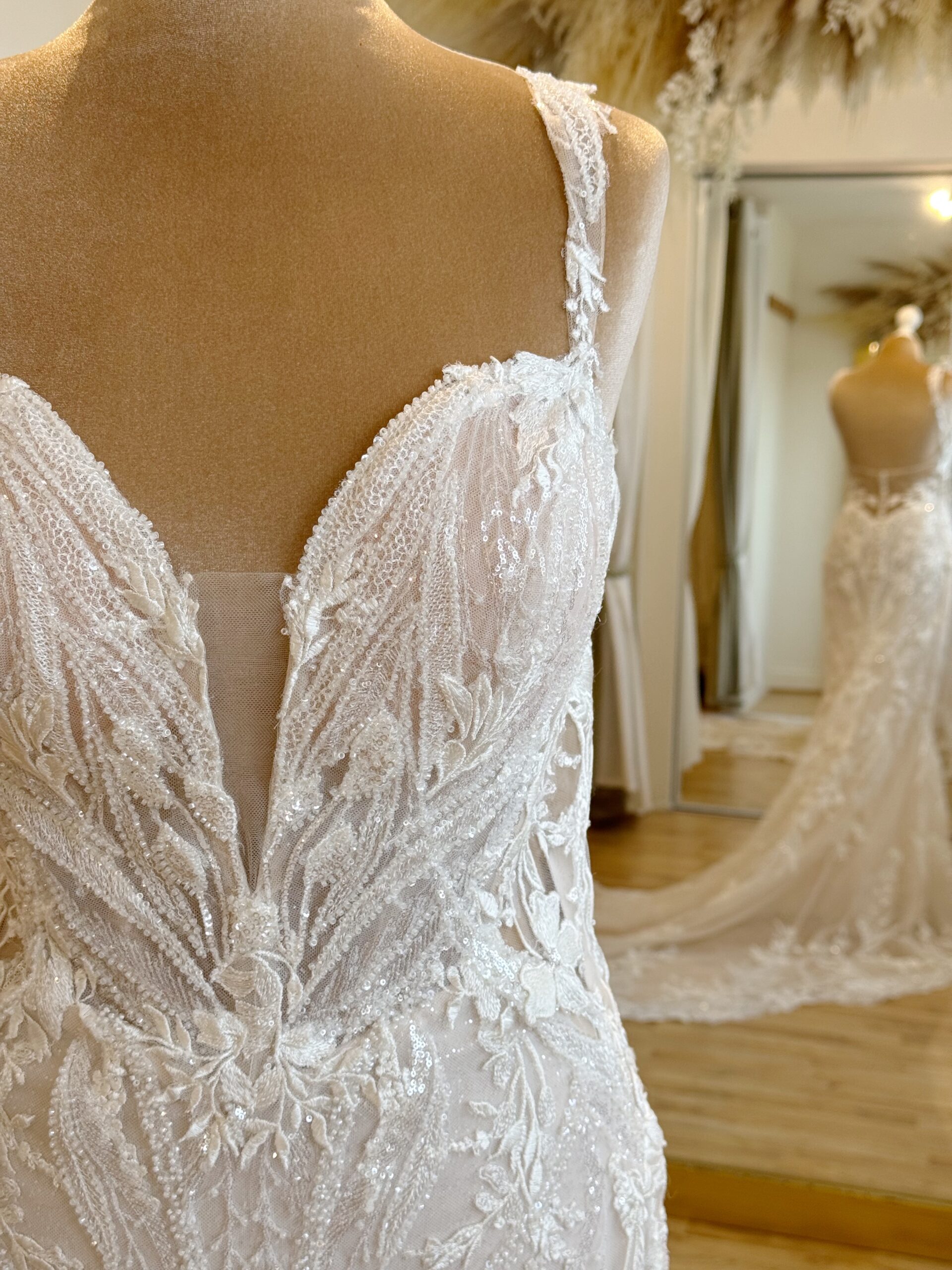 Enzoani Therese Size 12 wedding dress for sale Lucy Hart Bridal Leighton Buzzard Bridal Shop Bedfordshire